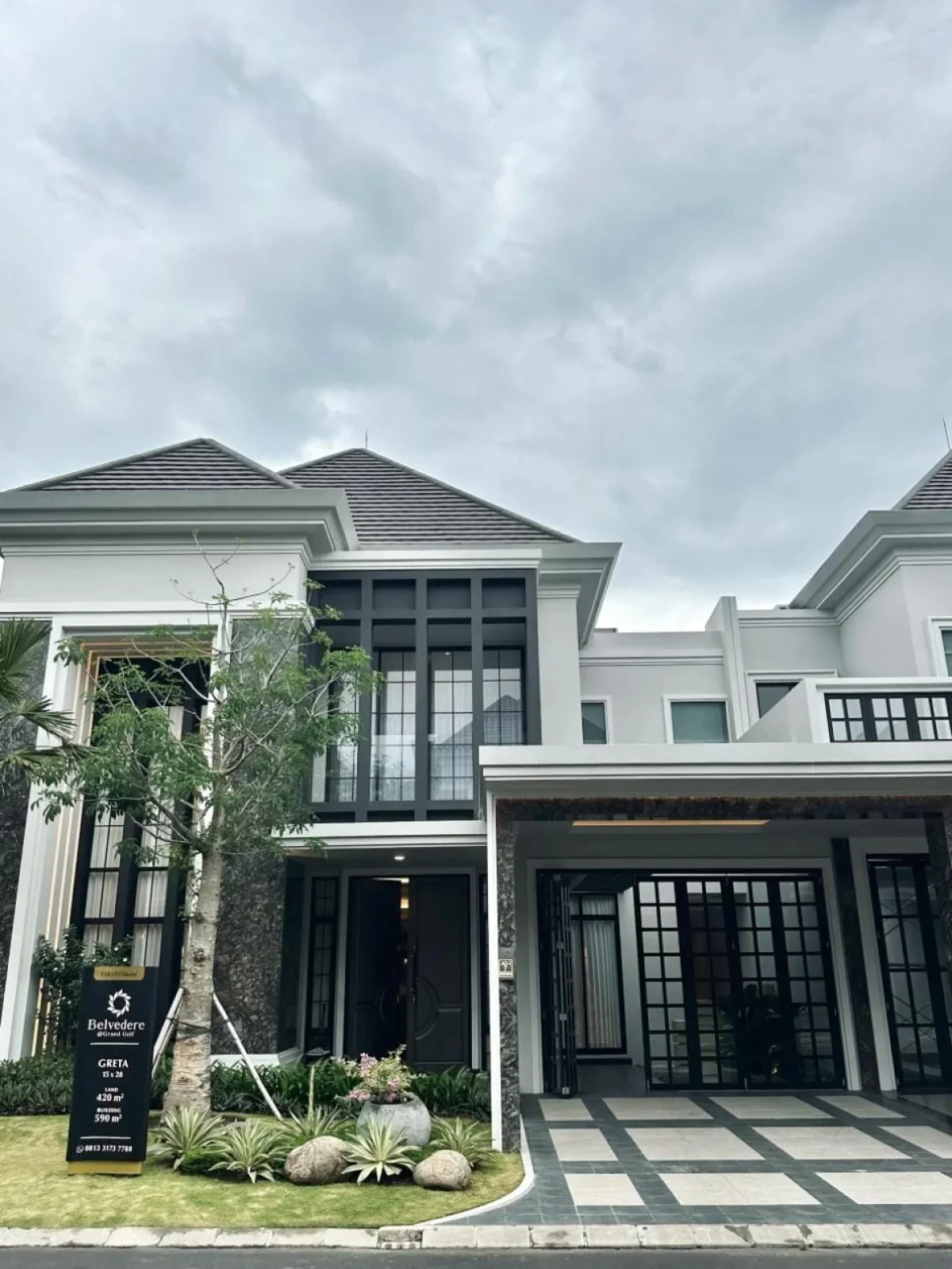 Rumah Mewah kawasan Superblock Pakuwon Indah Surabaya Barat