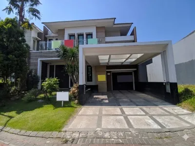 Dijual Rumah Mewah Full Furnished!-  Virginia Regency Pakuwon City Surabaya - Desain Elegan & Luas