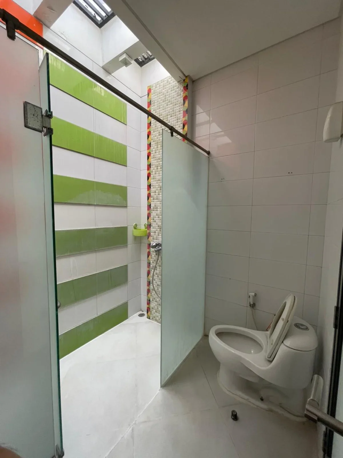 Dijual Rumah Mewah Full Furnished!-  Virginia Regency Pakuwon City Surabaya - Desain Elegan & Luas - Galeri 14