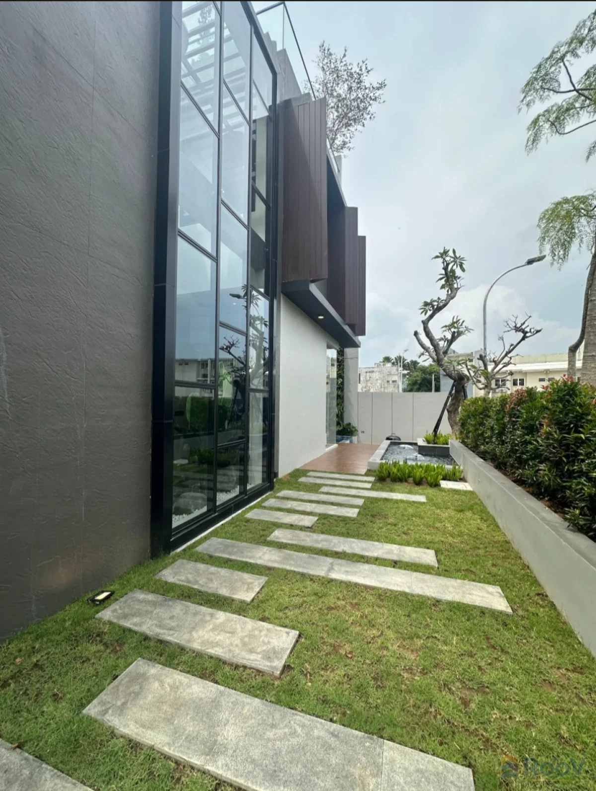 Rumah Villa Surabaya Barat Citraland Dempsey Hill Maple - Galeri 5