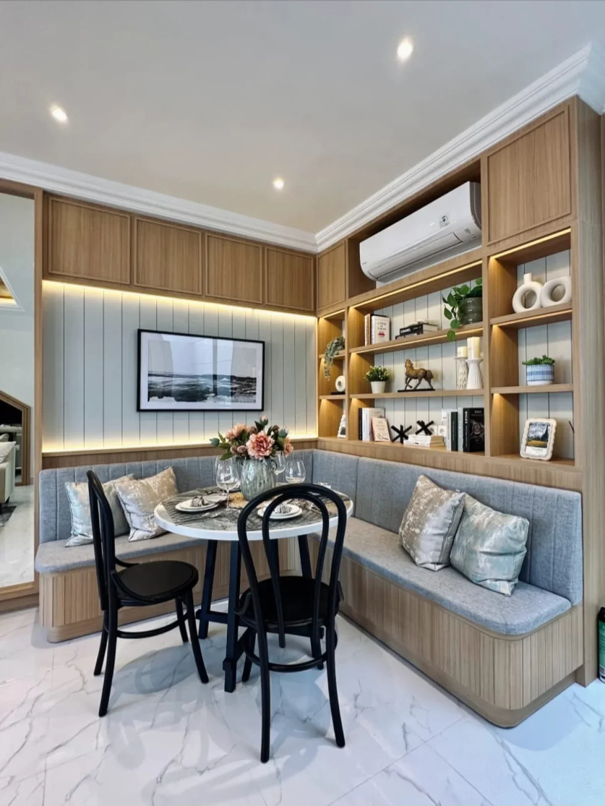 Rumah Dian Istana Surabaya Barat Premium lebar 9 2M an dekat pintu Tol - Galeri 3