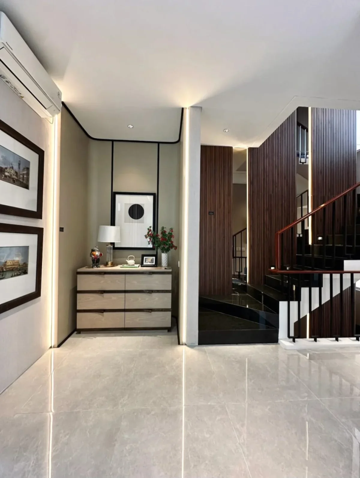 Rumah Citraland Omnia Emerald Stone Surabaya Barat dekat Universitas Ciputra - Galeri 4