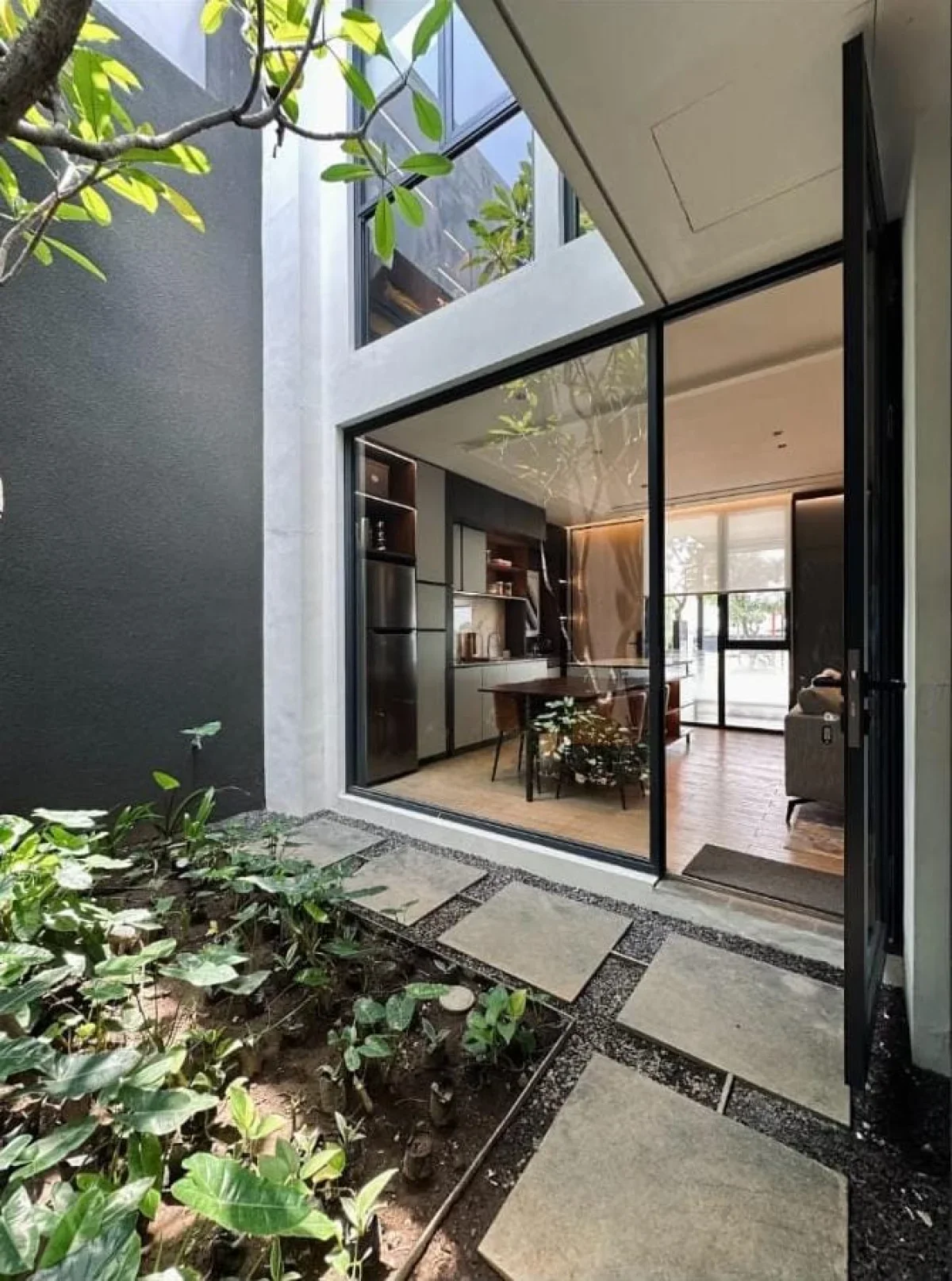 Rumah Amega Barat Surabaya dekat pintu tol Driyorejo - Galeri 8