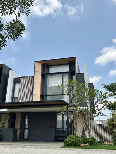 Rumah Amega Pool Barat Surabaya dekat Citraland