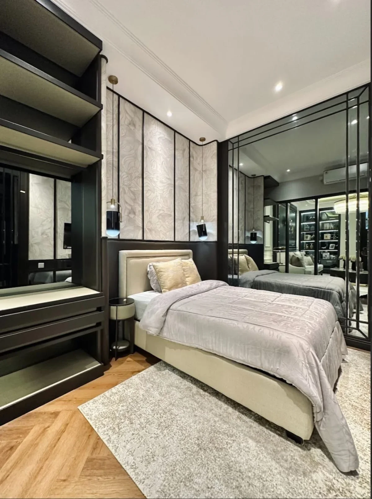 Rumah American Classic Mansion Nine tipe Grand Carla Surabaya area Lakarsantri - Galeri 5