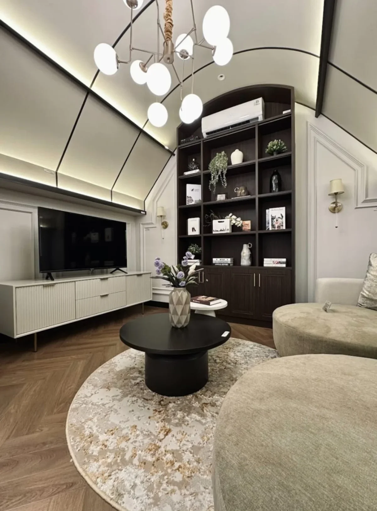 Rumah American Classic Surabaya Mansion Nine tipe Diana dekat Univ Ciputra - Galeri 5