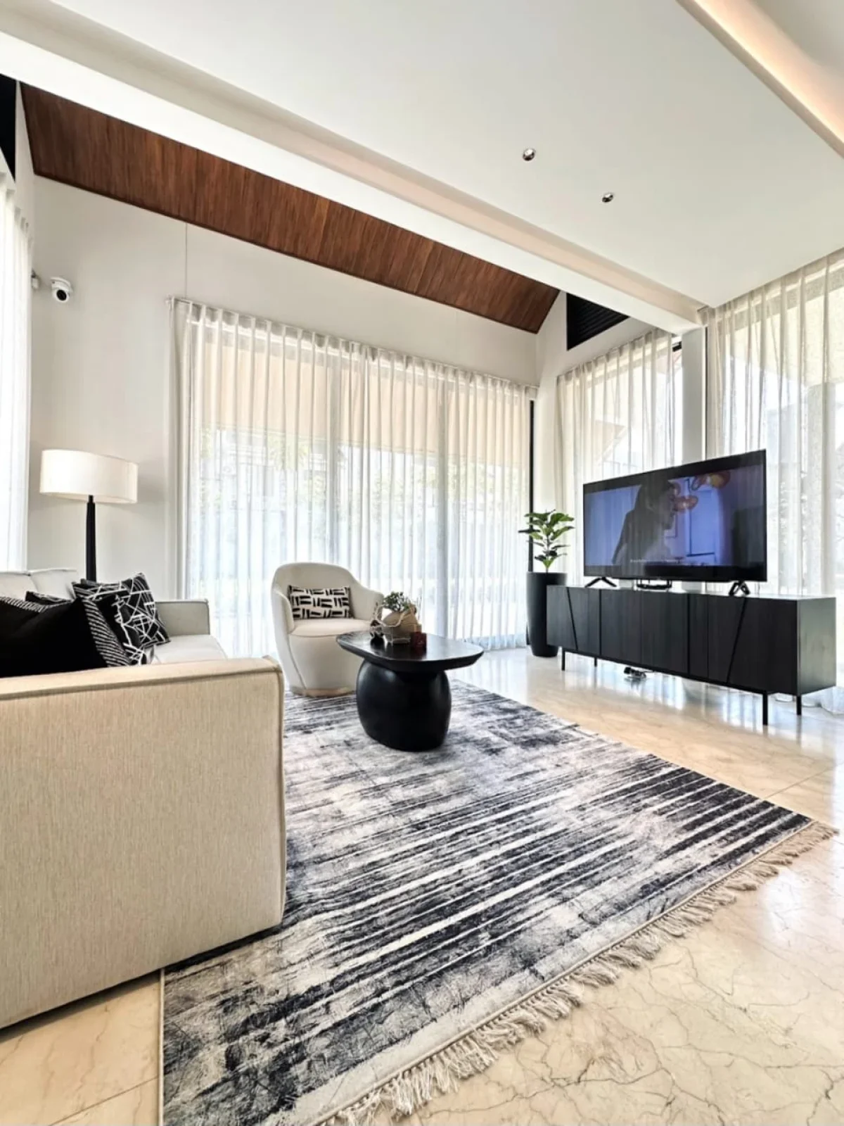 Rumah Classic Surabaya Royal Residence tipe Margaret area Lontar - Hunian Strategis - Galeri 5