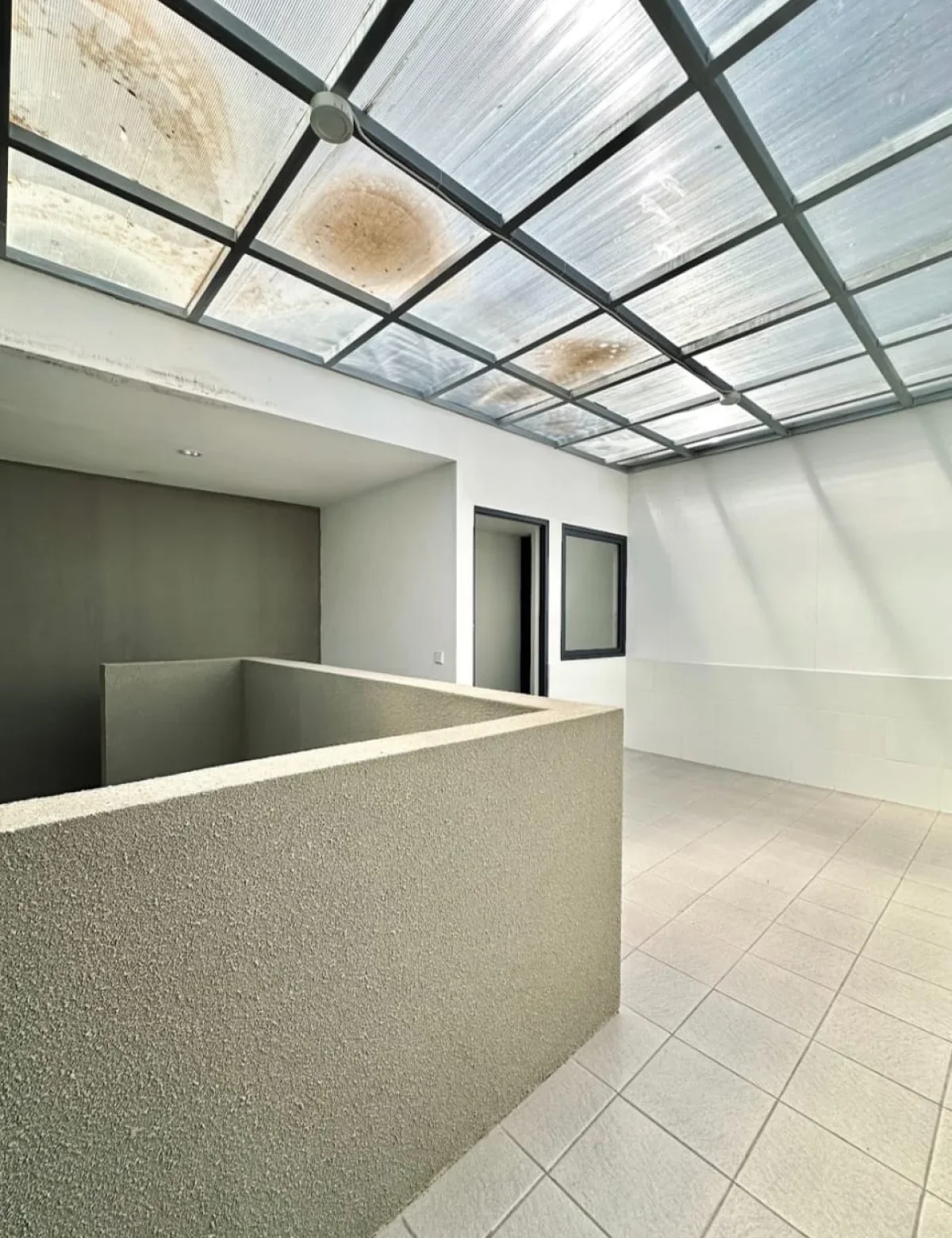 Rumah Classic Surabaya Royal Residence tipe Margaret area Lontar - Hunian Strategis - Galeri 14