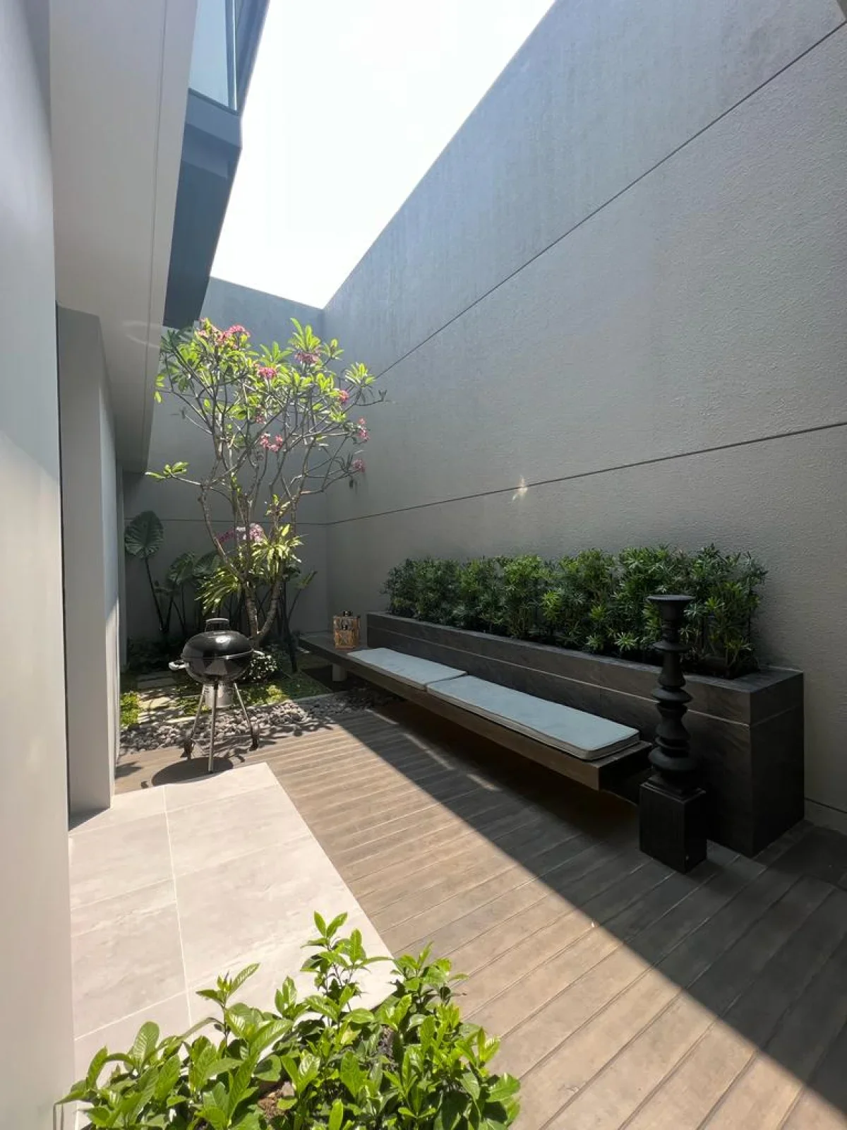 Rumah Mewah Eastwood Aquamarine + Lift – Desain Elegan & Modern - Surabaya Barat  - Galeri 4