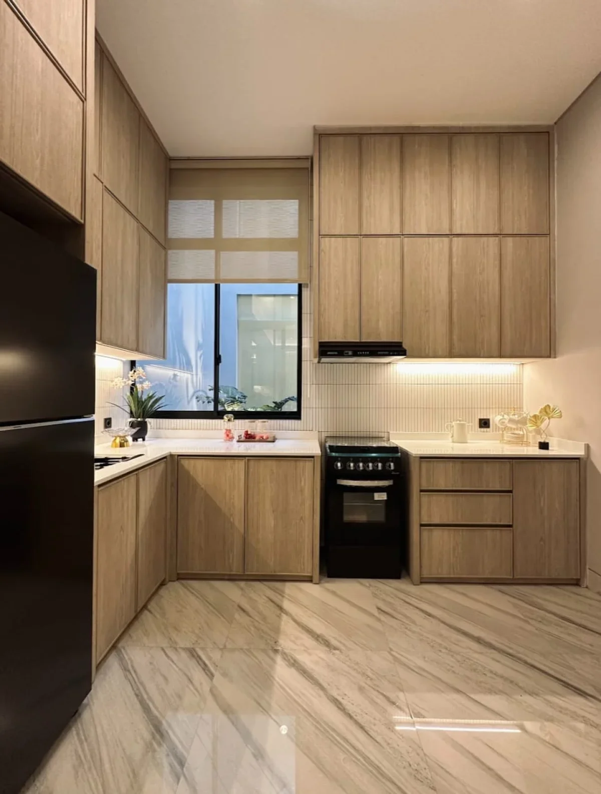 Rumah Modern Pakuwon Indah Surabaya tipe Greta - dekat Pakuwon Mall - Galeri 16