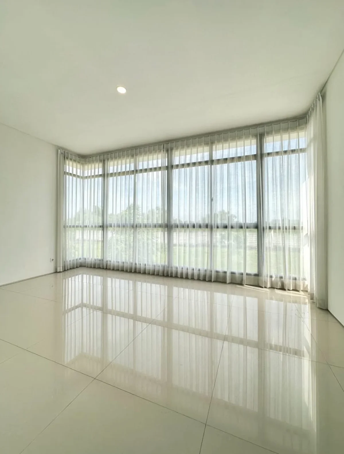 Rumah Minimalis Modern Graha Natura tipe IlLona Surabaya Barat - Galeri 11