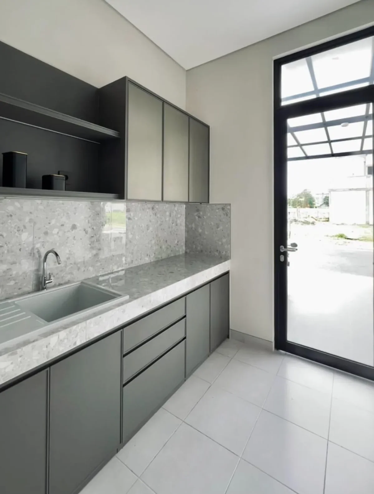 Rumah Modern Dempsey Hill Olive CitraLand Surabaya Barat - dekat gwalk dan Universitas Ciputra - Galeri 2