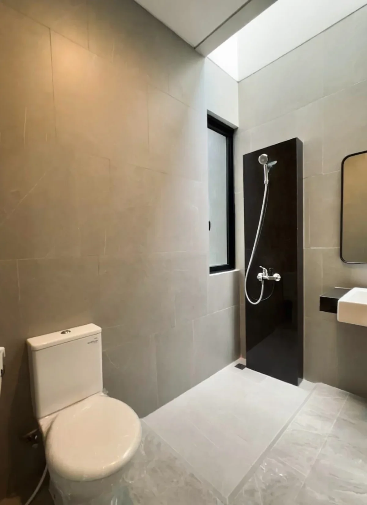 Rumah Modern Dempsey Hill Olive CitraLand Surabaya Barat - dekat gwalk dan Universitas Ciputra - Galeri 4