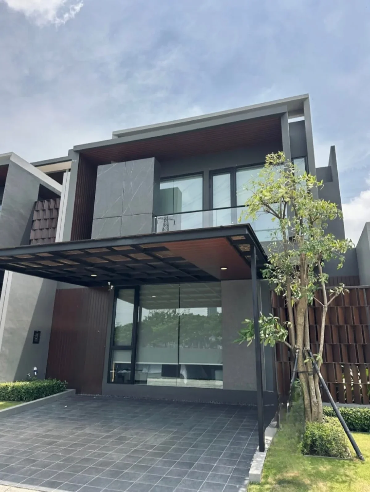 Rumah Modern GreenLake tipe Vianza Surabaya Barat