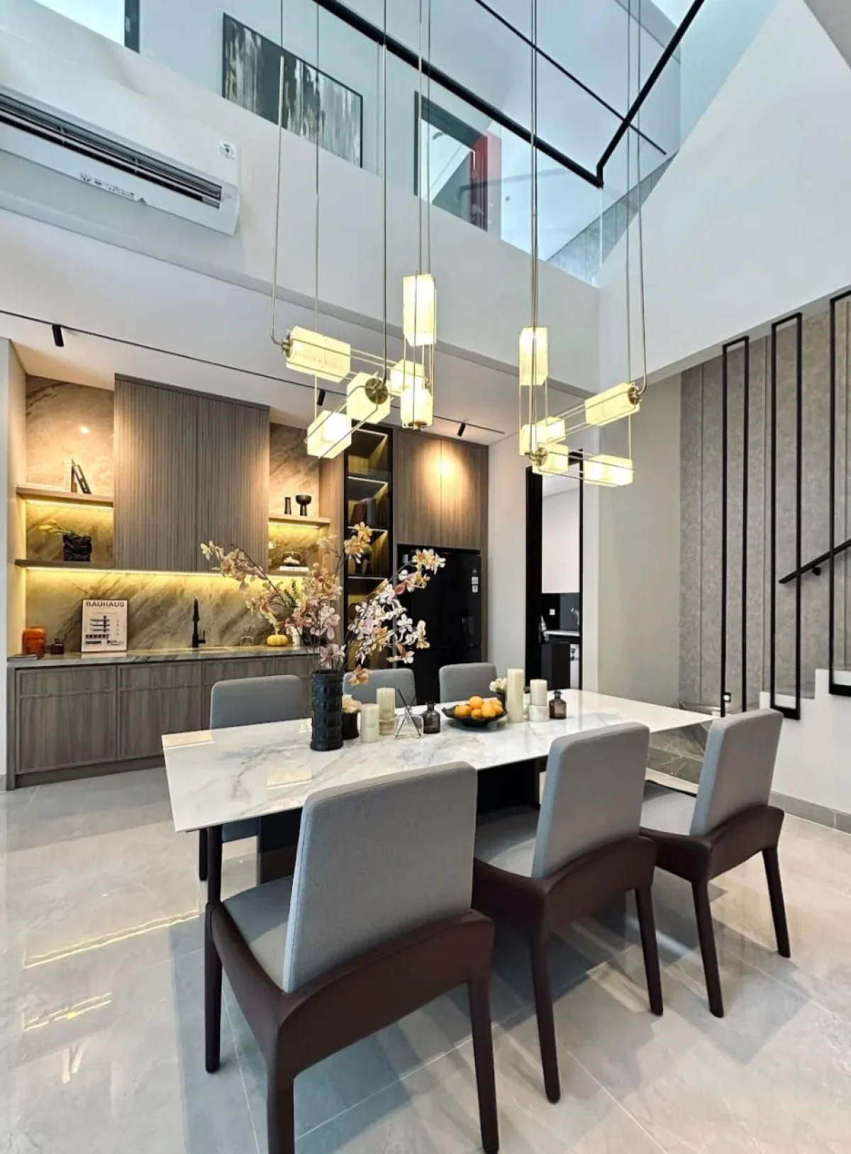 Rumah Modern GreenLake tipe Vianza Surabaya Barat - Galeri 4
