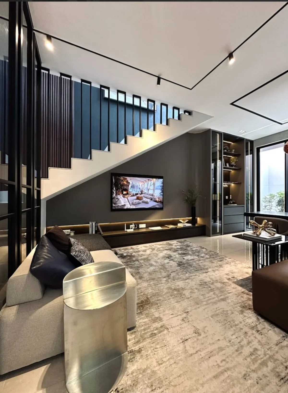 Rumah Modern GreenLake Whitney Deluxe Surabaya Barat - Galeri 2