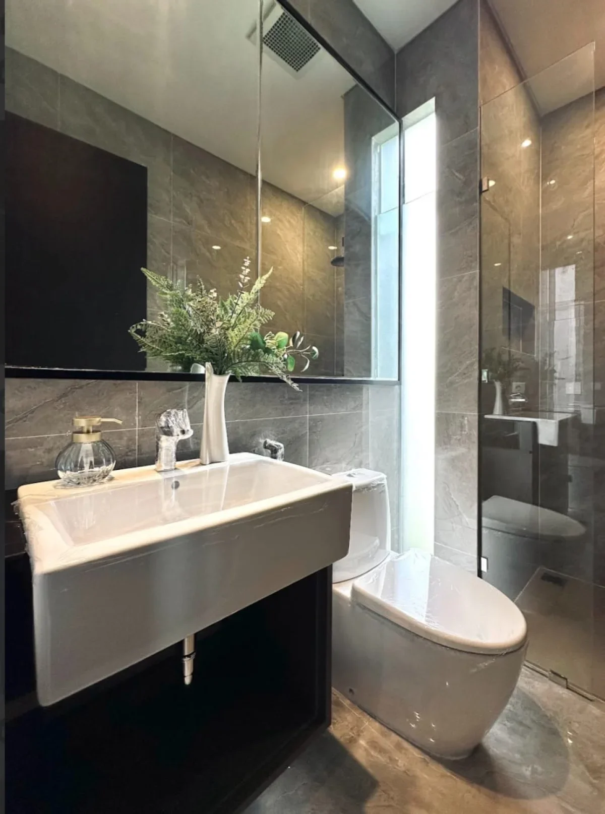 Rumah New GreenLake tipe Verdella Deluxe Surabaya - dekat Ciputra World - Galeri 10