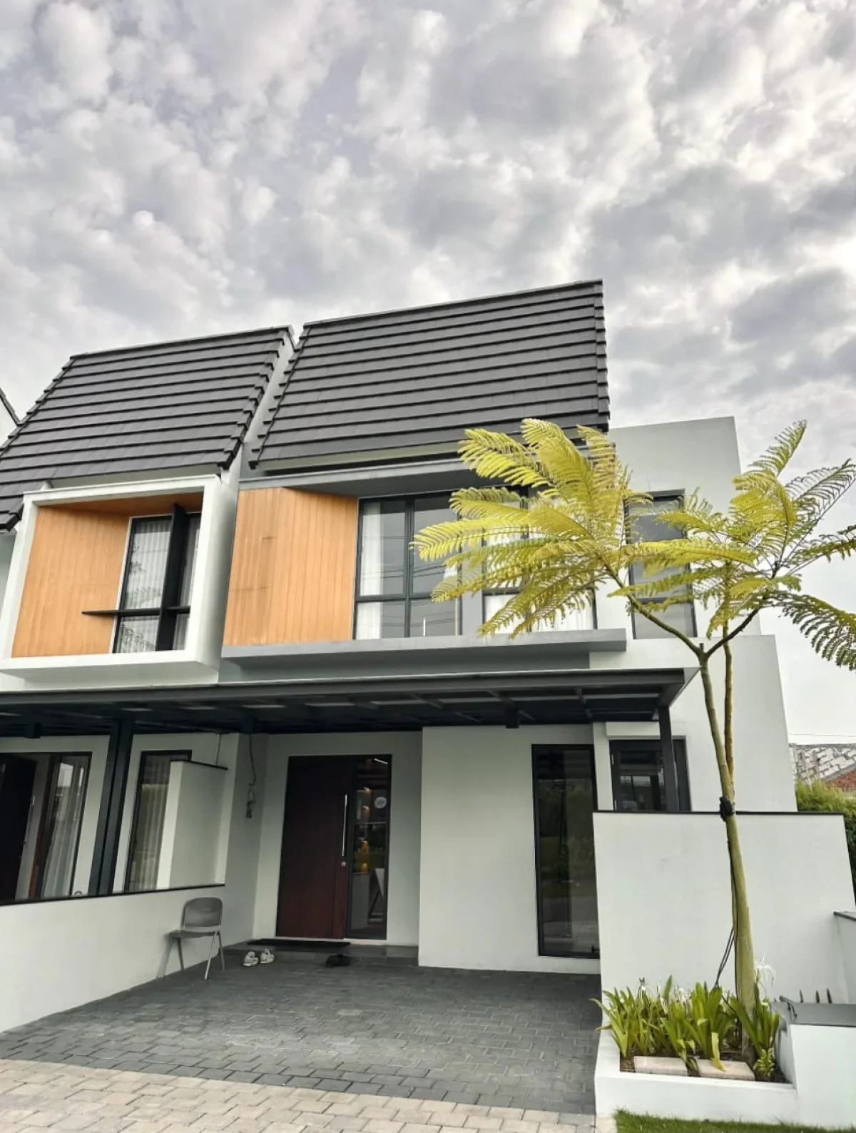 Rumah Pintu Tol Satelit area Gunung Sari Wiyung  