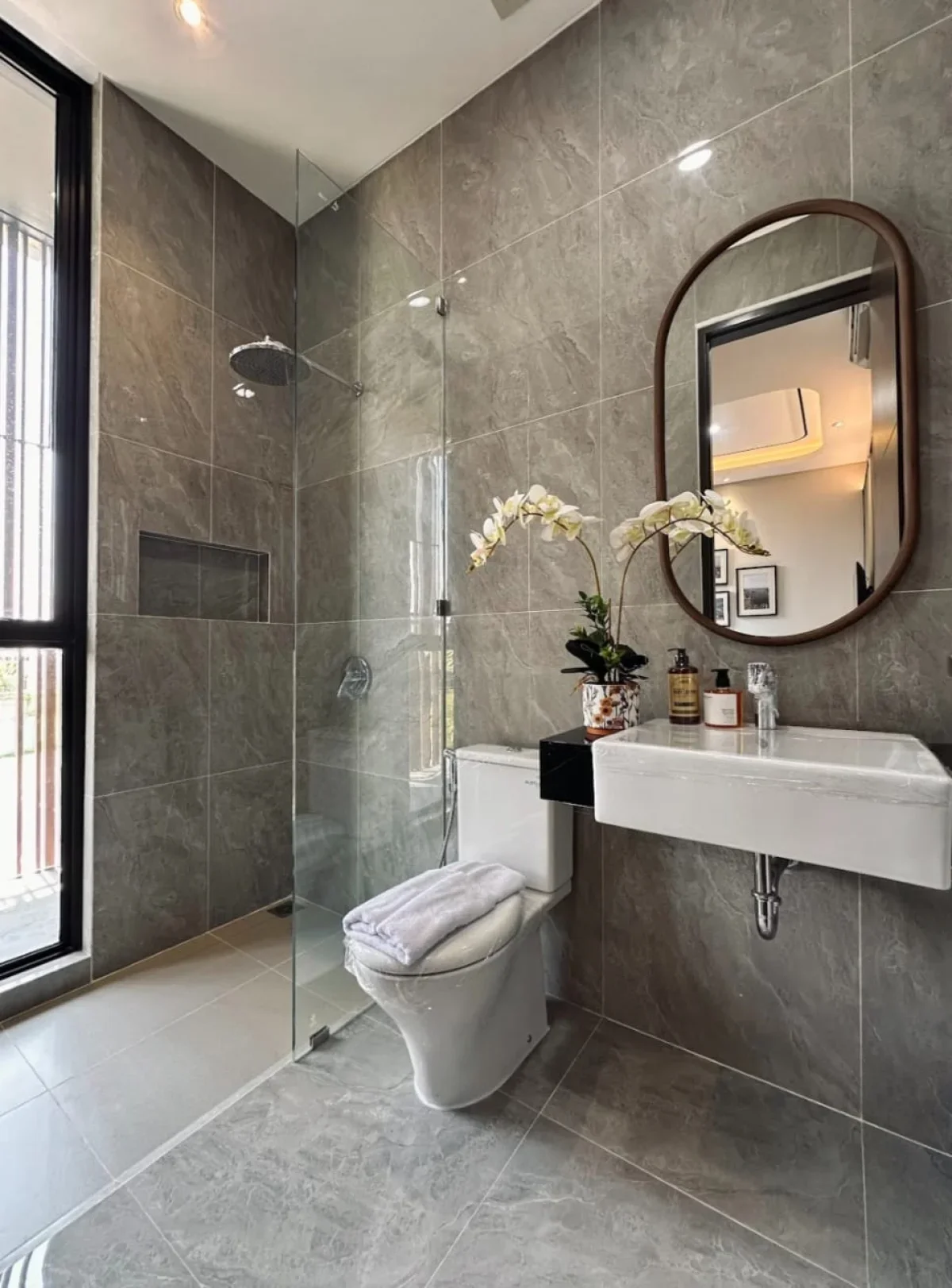 Rumah Premium Cluster Surabaya Barat GreenLake tipe Montreal  - Galeri 9