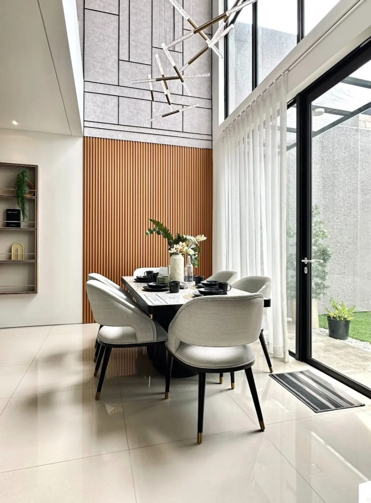 Rumah Tropical Modern Graha Natura Surabaya tipe Idelia area Lontar - Galeri 4