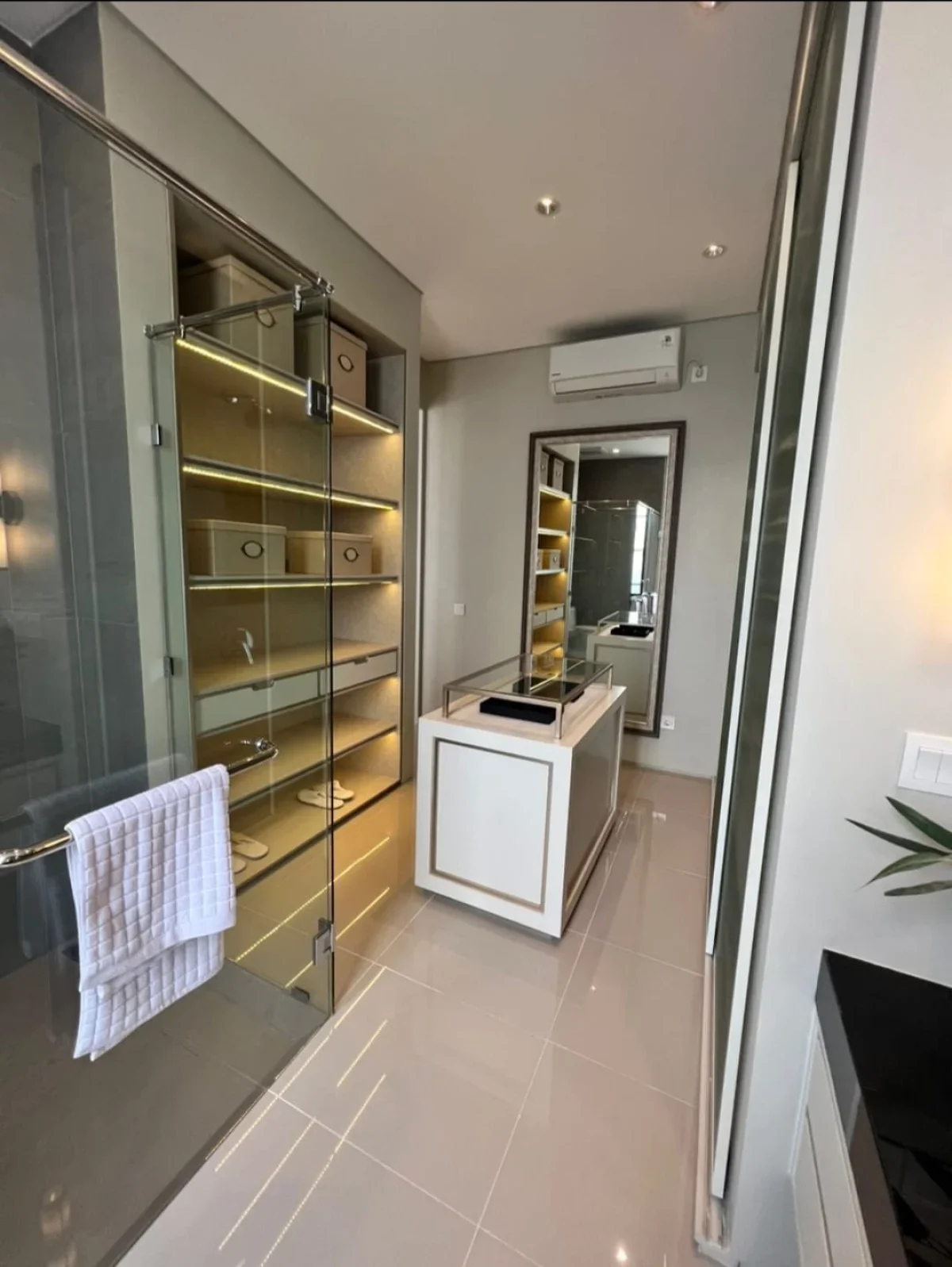 UnitReady! Rumah Premium Buona Vista - Tipe Ambrosia Mewah & Elegan - CitraLand Surabaya Barat  - Galeri 8