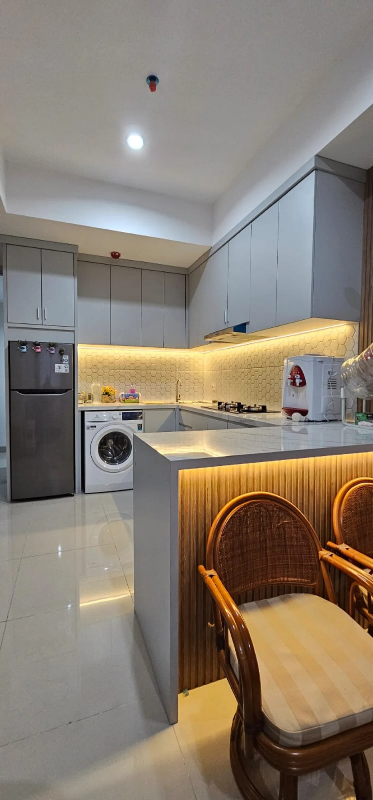 Apartment 2BR Grand Sungkono Lagoon Surabaya - Area Strategis