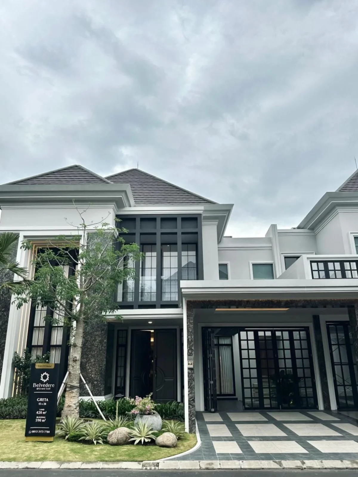 Rumah Mewah kawasan Superblock Pakuwon Indah Surabaya Barat