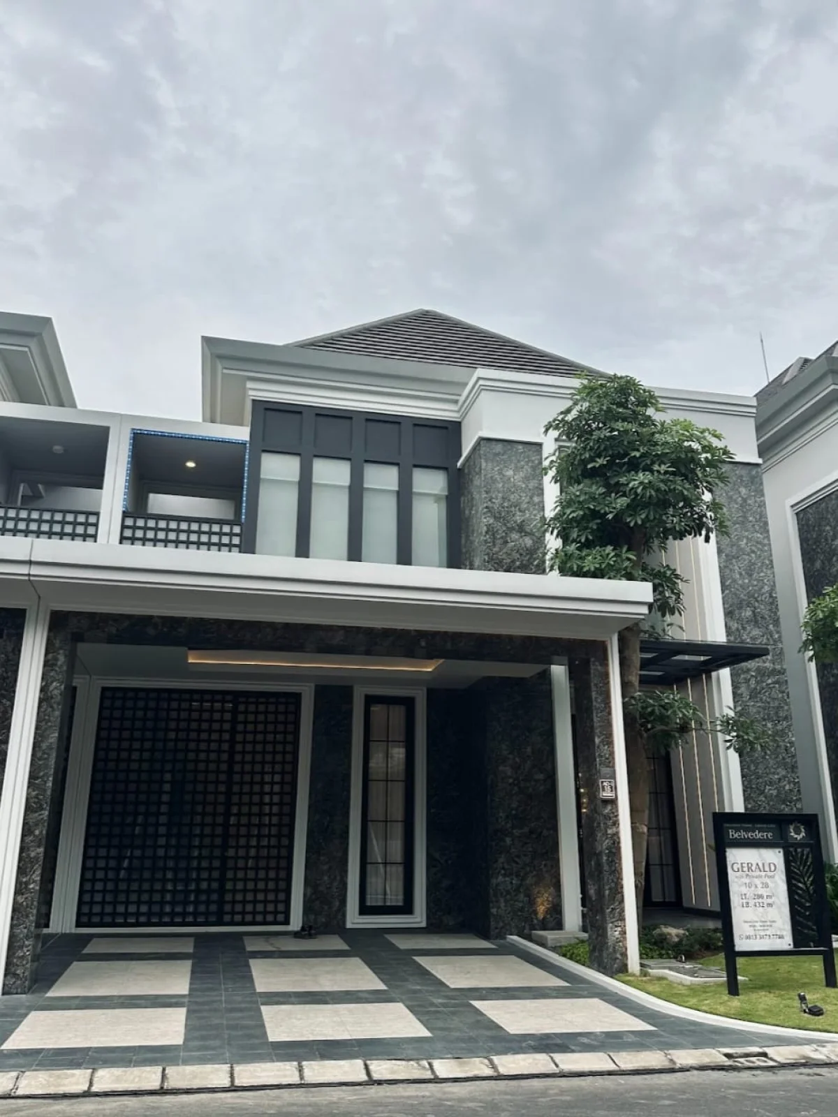 Rumah Classic Modern di Pakuwon Indah tipe Gerald - dekat Pakuwon Mall