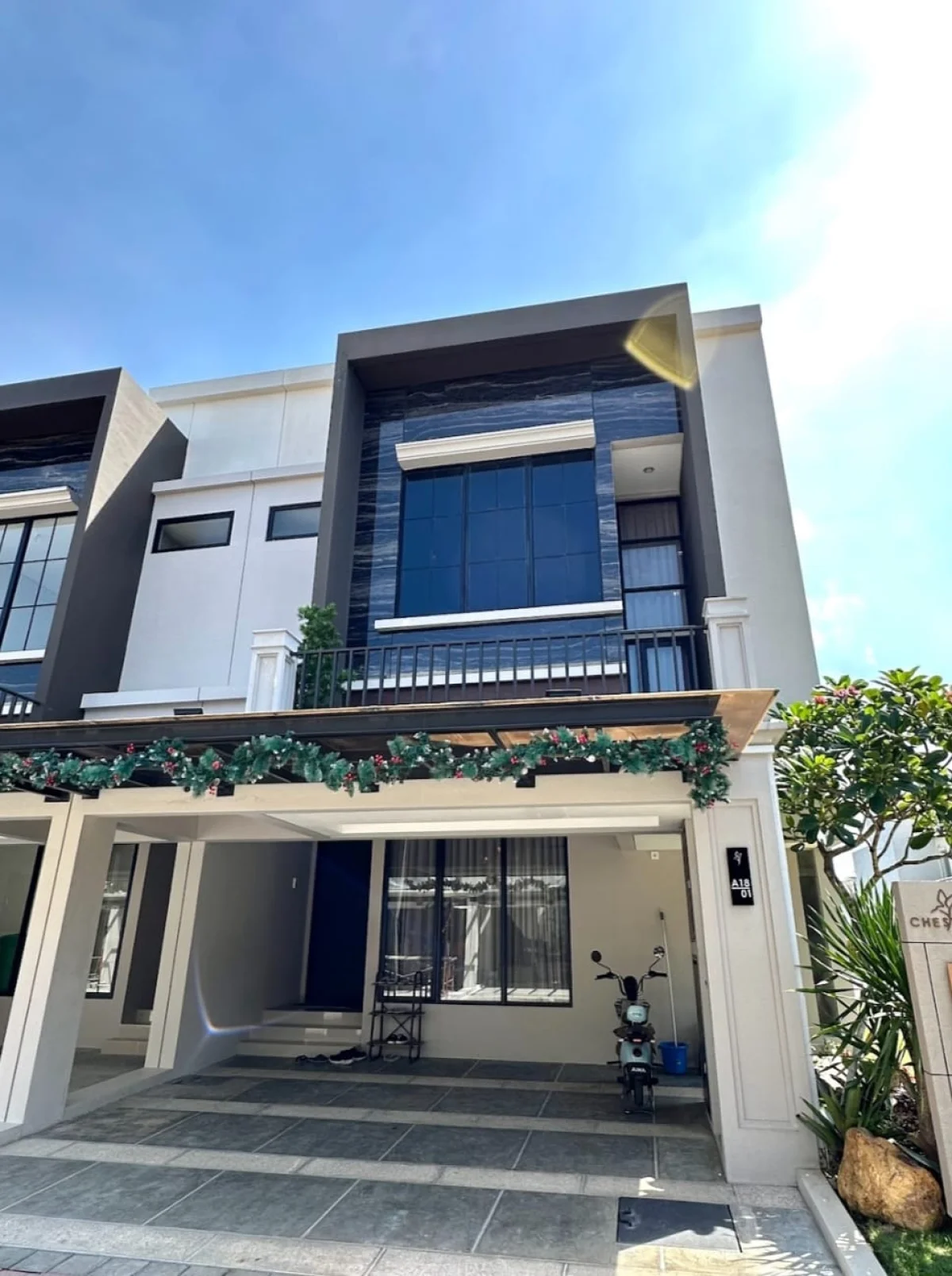 Rumah Modern Wisata Bukit Mas Surabaya Barat - dekat Pakuwon Mall